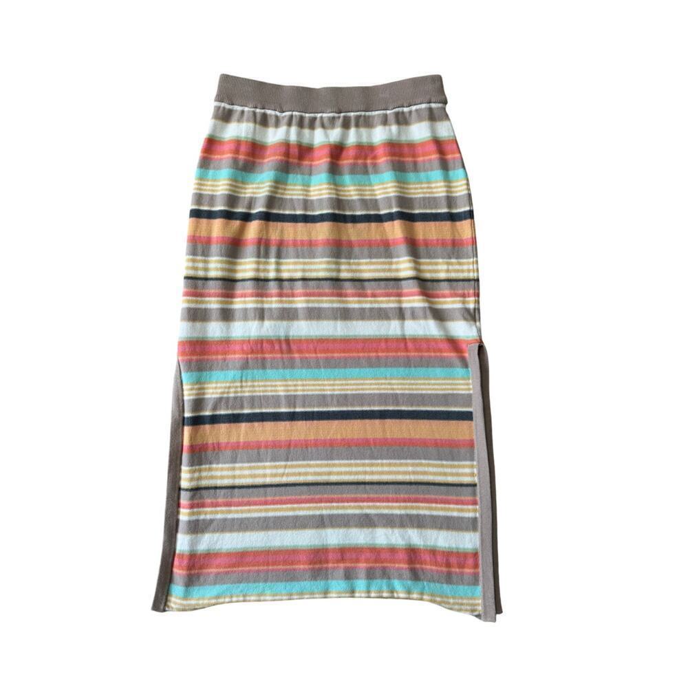 O'Neill Women's Sweater skirt, size Med; Colorful & fun, Stretchy & comfortable